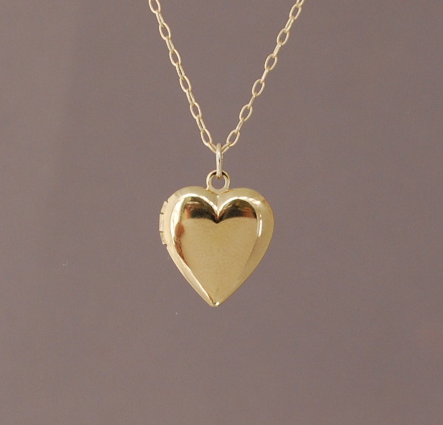 Gold chain with small locket Clearance