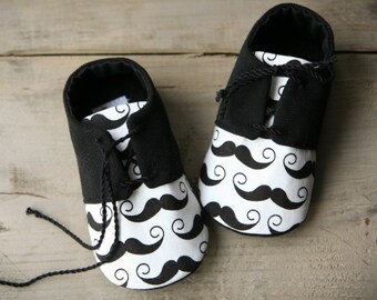 Black baby boy mustache shoes, mustache baby shower gift, little man shoes Its a boy Baby summer shoes, 1st birthday