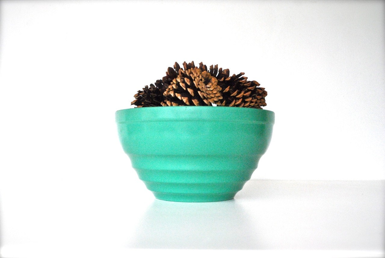 SeaFoam Green Vintage Serving Bowl Haute Juice