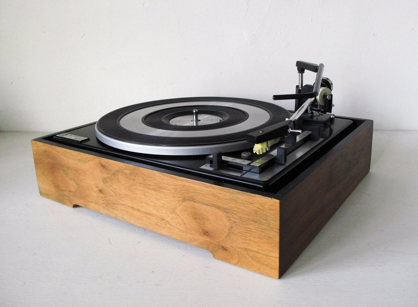 33 record players for sale