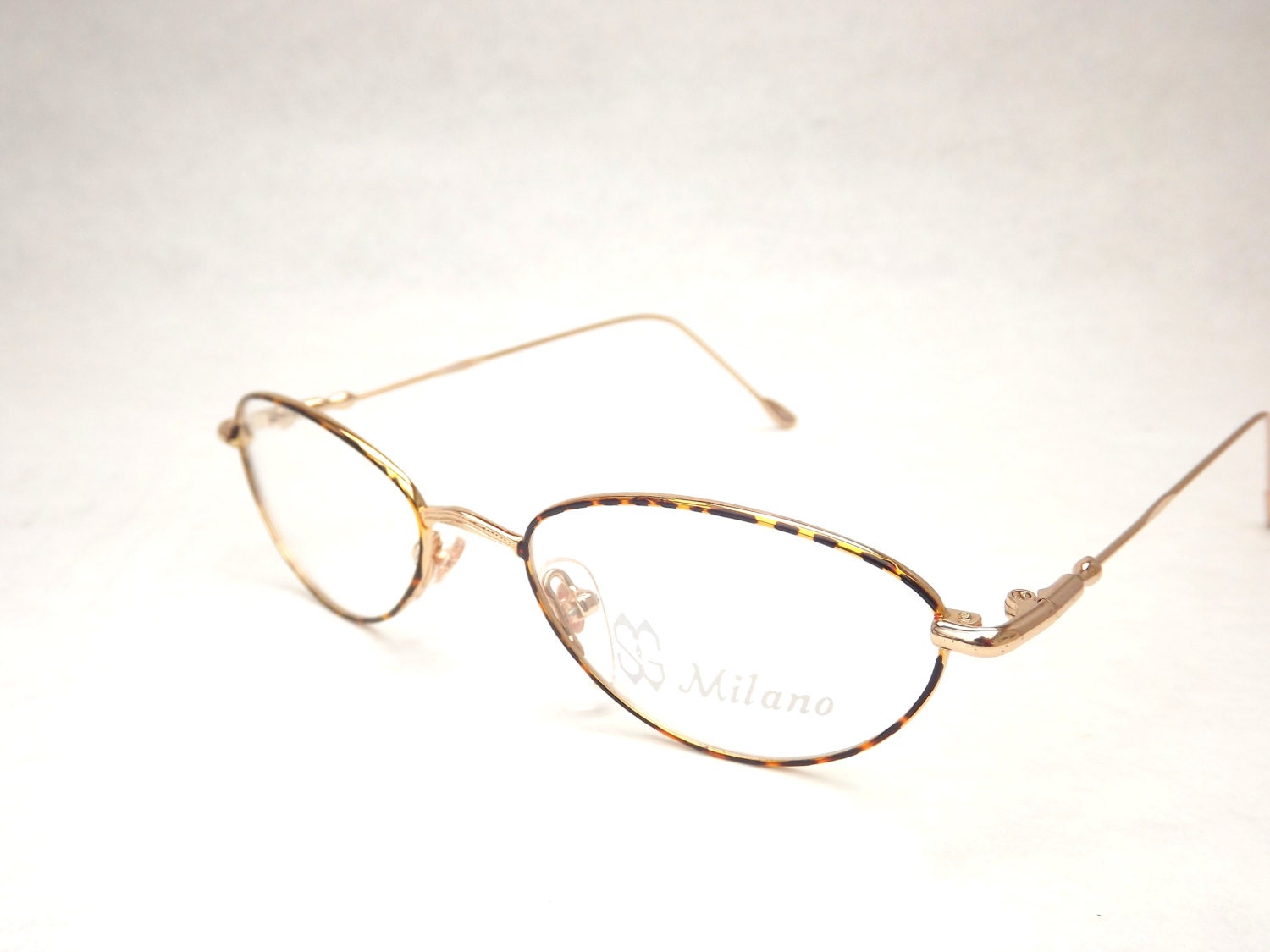 Oval Womens Eyeglasses Tortoise Shell And Gold Metal Vintage 