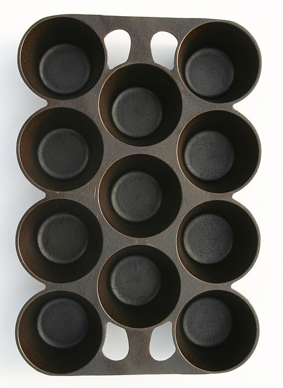 Antique No 10 Griswold Popover Pan 11 Muffin or PopOver Baking