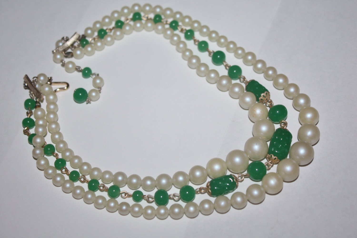 Vintage Necklace Faux Jade Bead Necklace 1950s by patwatty