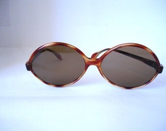 Wonderful Authentic Vintage 1960's Women's Sunglasses - See our huge collection of vintage eyewear