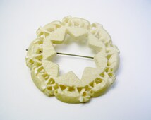 136 VariCut Synthetic Brooch main image 1
