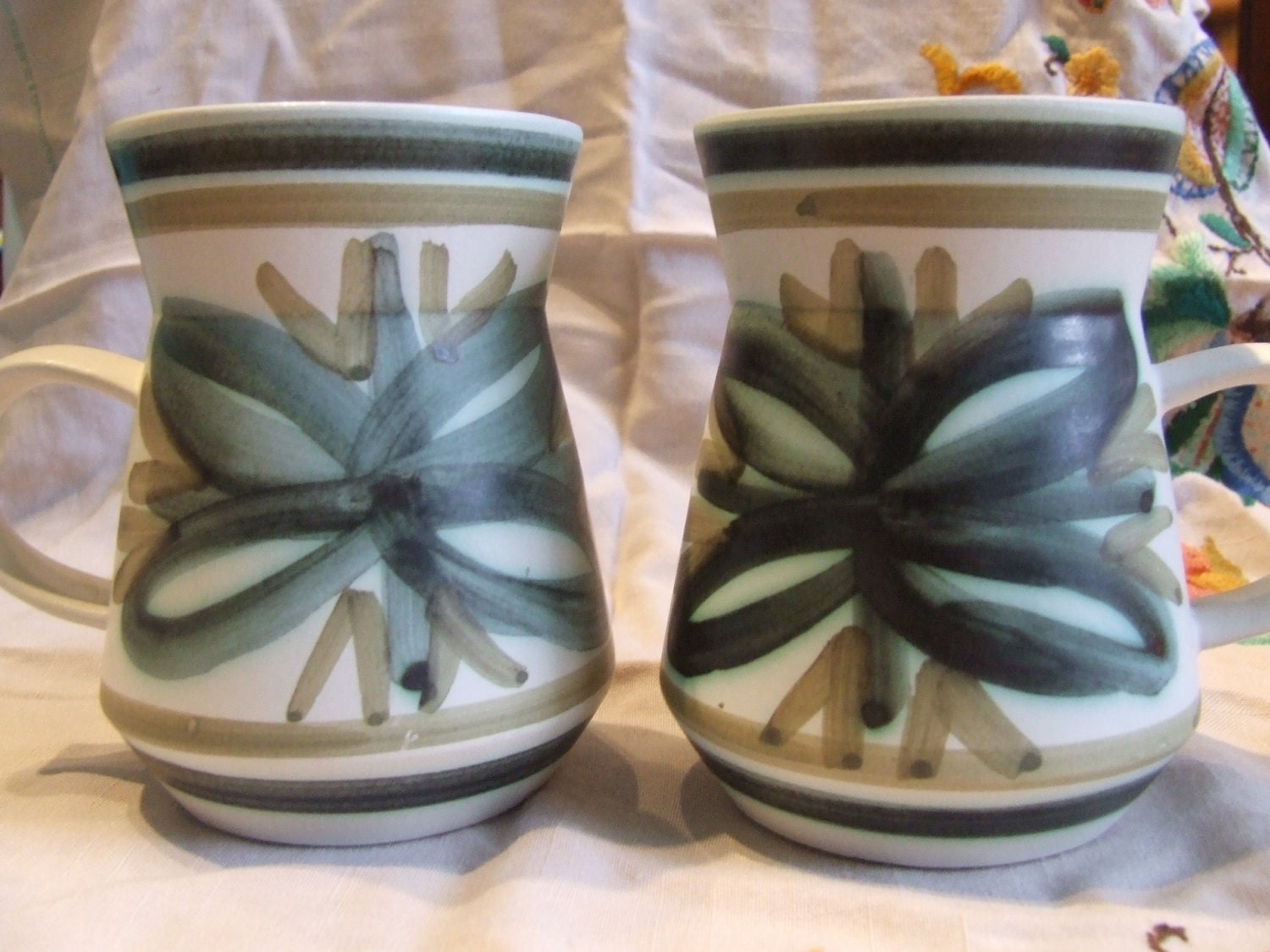 Pair of Rye Pottery mugs Cinque Ports Sussex by NikkisDragonsNest