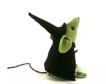 Halloween Ornament - Little Witch Mouse - a Unique handmade felt mouse ornament, a different gift for Halloween