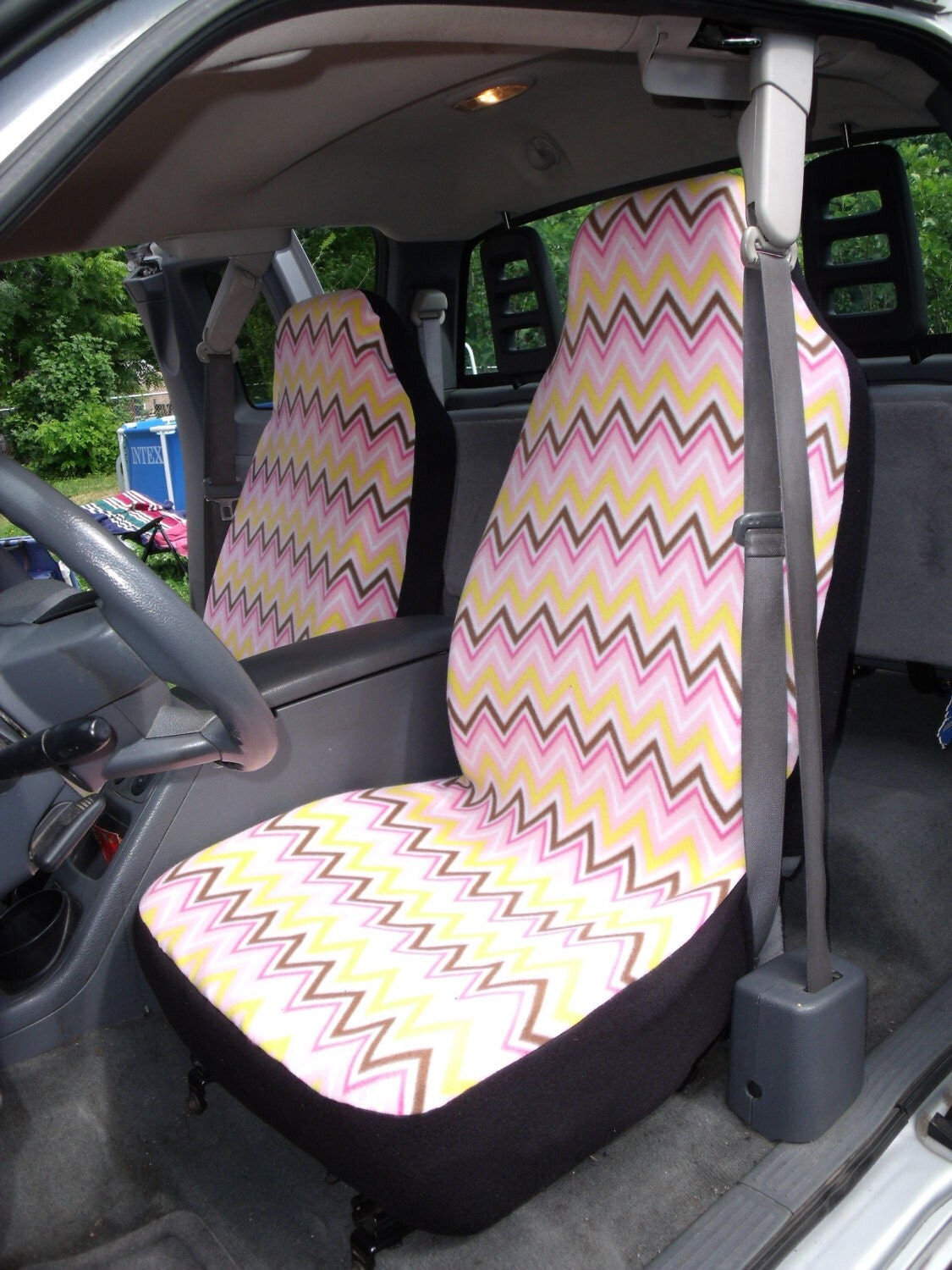 1 Set of Chevron Stripe Print Seat Covers and 1 Piece of