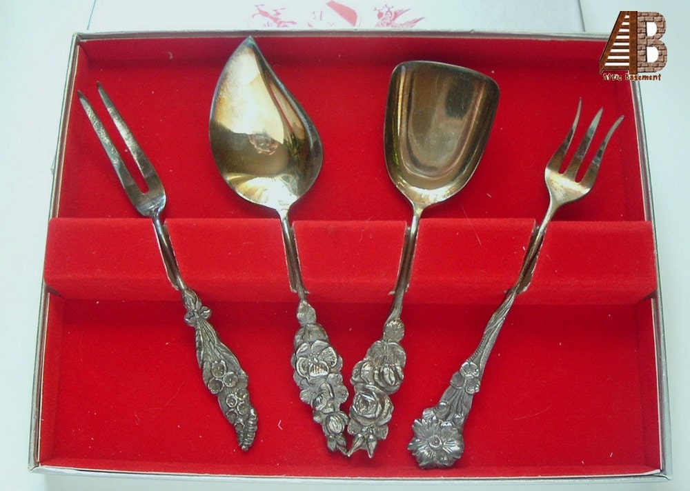 Reed & Barton High Tea Hostess Serving Set Harlequin