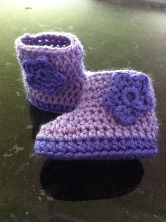 Super soft baby booties with flowers by AhlHomemade on Etsy