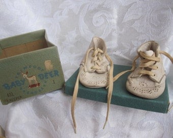 TRIM FOOT BABY creeper shoes with box