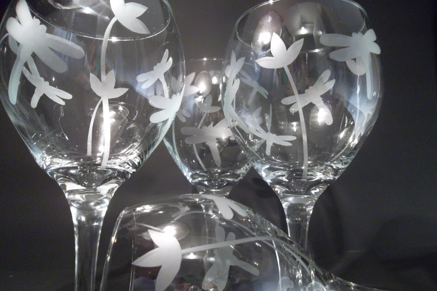 Etched dragonfly wine glasses with flowers. Set of 4. Wedding
