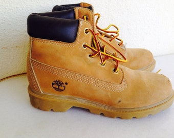 The original Timberland waterproof leather boys shoes for kids size 1m