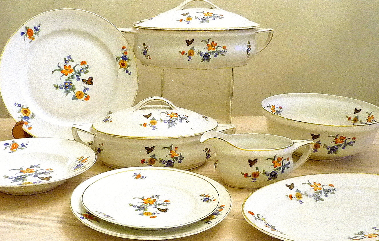 french inspired dinnerware        
        <figure class=