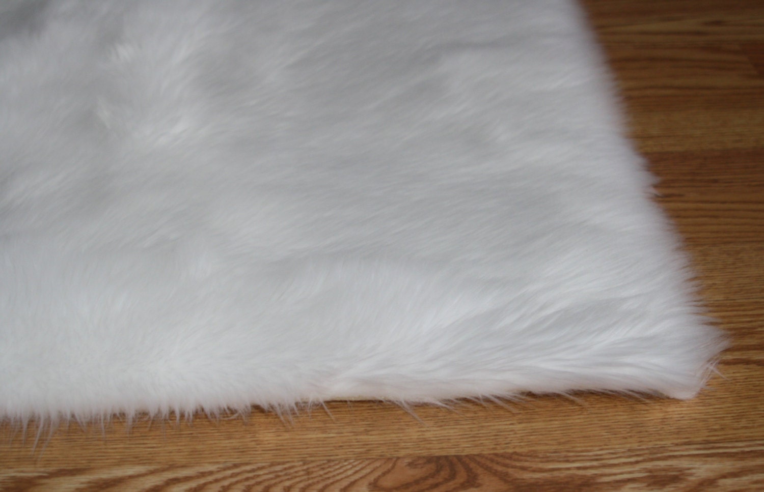 5\u002639; x 8\u002639; PURE WHITE soft Faux fur rug nonslip anti