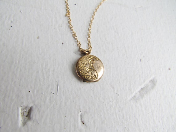 Locket / Vintage Gold Filled Locket c.1930s