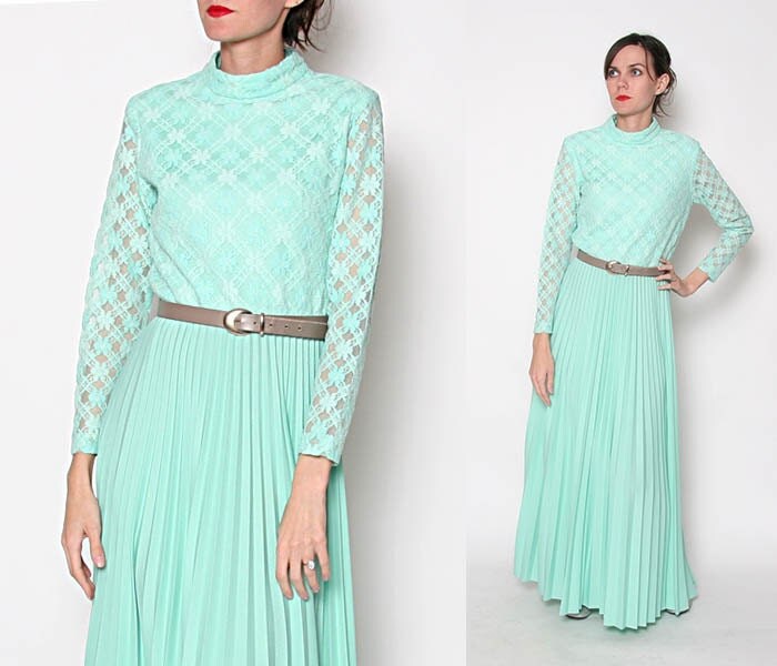 Vintage70s Mint Green Long Sleeve Formal Dress / Lace