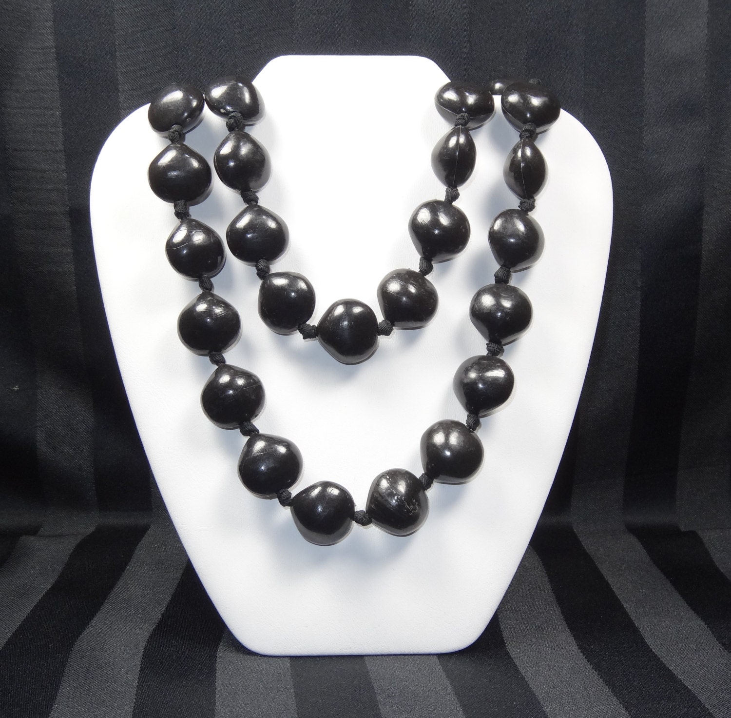 chunky black bead necklace