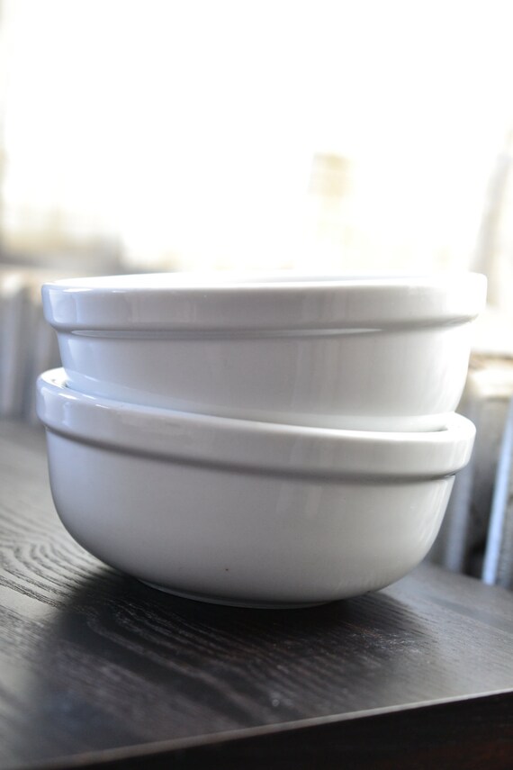 IDG Japan Chowder Bowls Lot of 2 Beautiful Beaded Edge Chowder