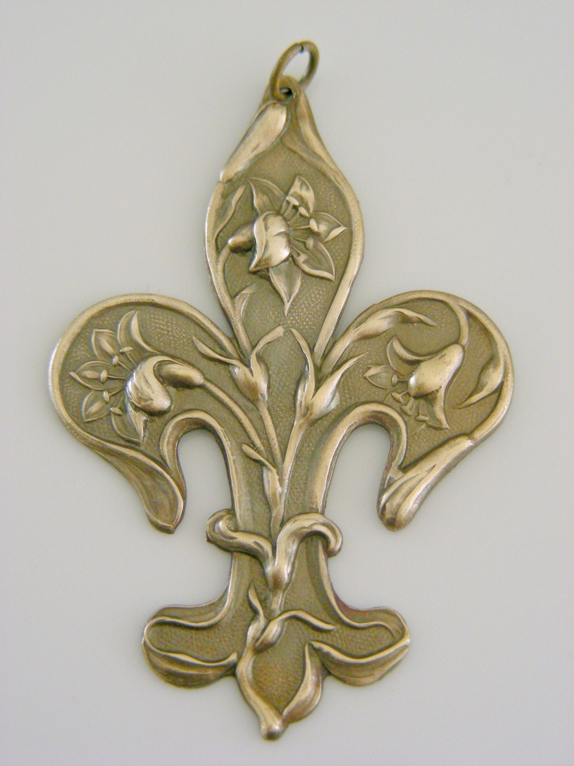  Fleur  De  Lis  Pendant Vintage  Brass Large Pendant for Necklace