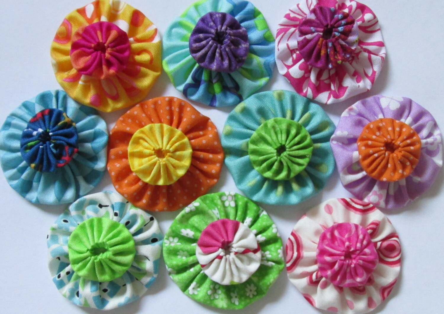 Fabric Flower 20 YO YO pieces 1inch n 2inch size Handmade