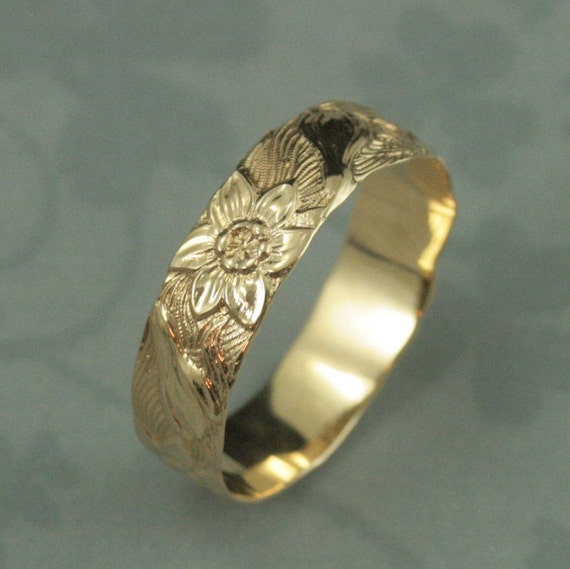 Solid 14K Gold Signs of Spring RingGold Floral Patterned