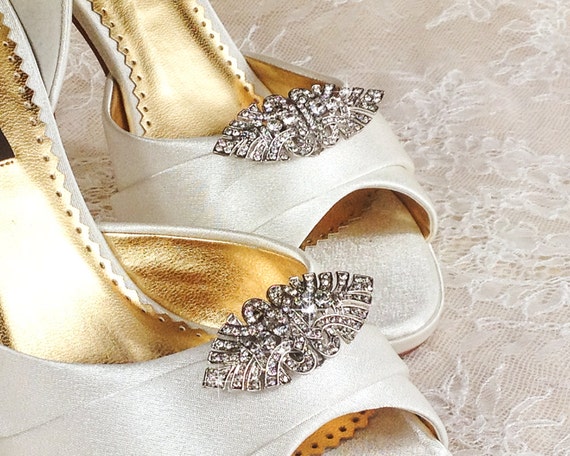 Items similar to Bridal Shoe Clip, Crystal Shoe Clip, Rhinestone Shoe ...