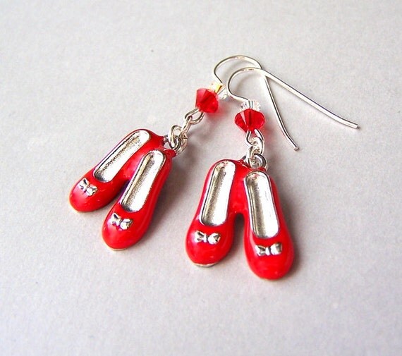 Ruby slippers earrings Dorothy red shoes Wizard of Oz by Mindielee