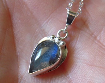 Popular items for labradorite pendant on Etsy