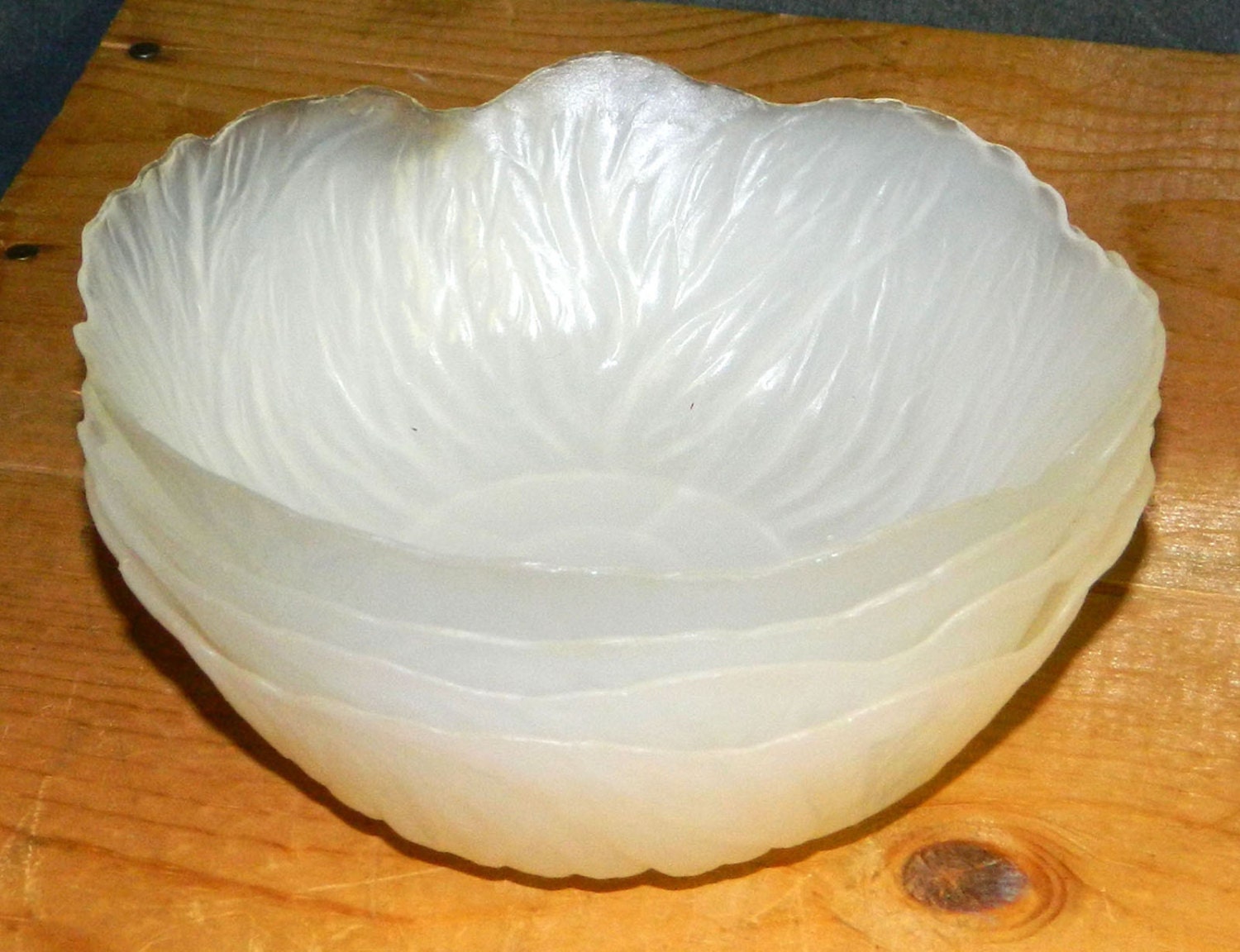Bowls Plastic Lettuce Leaf 5 pc Vintage Salad Bowl White Set