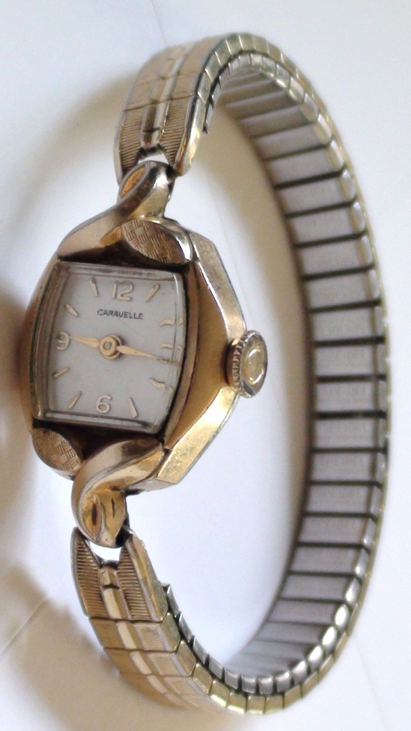 Lovely Caravelle Wind Up Watch 17 Jewels by VINTAGEARTJEWELRY