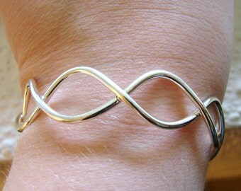 Vintage twisted silver cuff bracelet- fully adjustable (P)