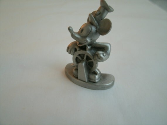 steamboat willie statue