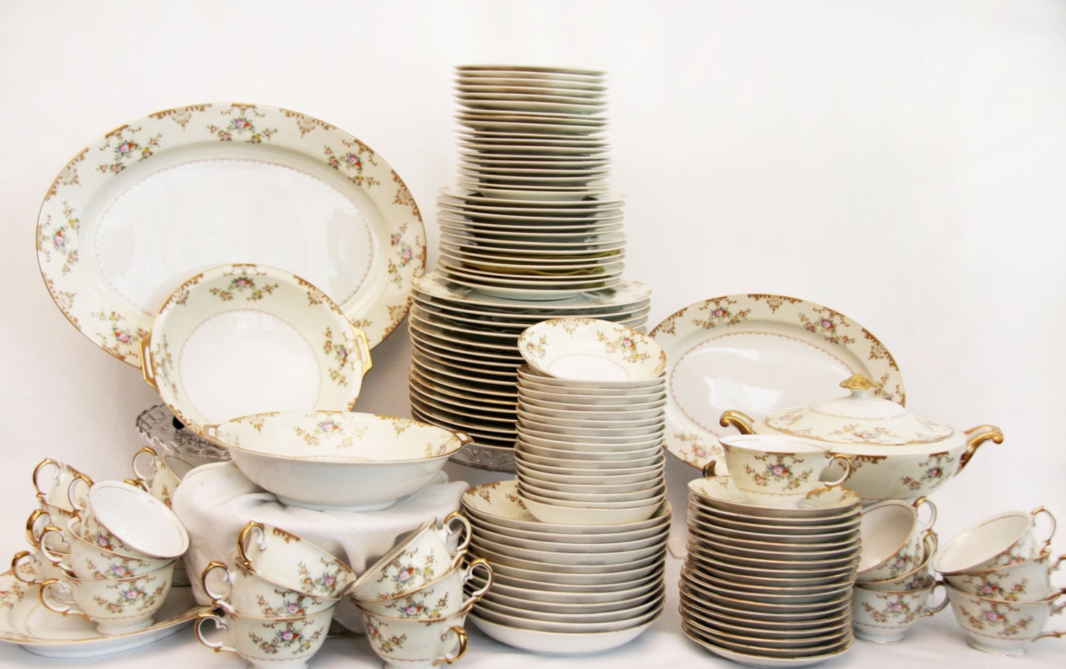 RESERVED for HELEN : Vintage China Set SALE Meito Marie