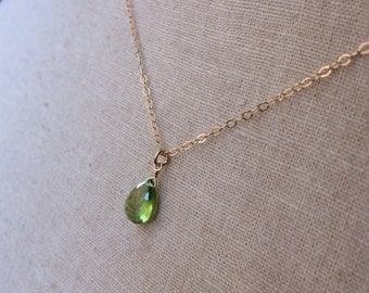 Tiny Peridot Necklace, August Birthstone, Birthstone Necklace, Peridot, Leo Birthstone, Spring Wedding, Bridesmaid Necklace, Peridot Drop