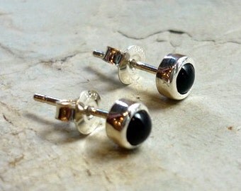 Onyx studs, Sterling Silver Post Earrings, Tiny Stud Earrings, Small Onyx Earrings, Black Post Earrings, Tiny studs, Black Stone Earring