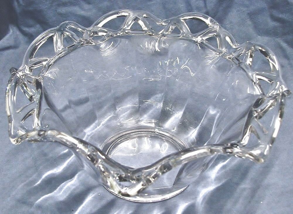 Vintage Large Clear Glass Centerpiece Bowl Fluted Sides 4309