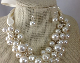 special 24 Ivory pearl chunky necklace - bridesmaid jewelry-statement necklace, bauble necklace chunky pearl necklace, bridesmaid necklace