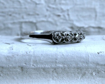 Scalloped Edge Vintage 14K White Gold Diamond Wedding Band.