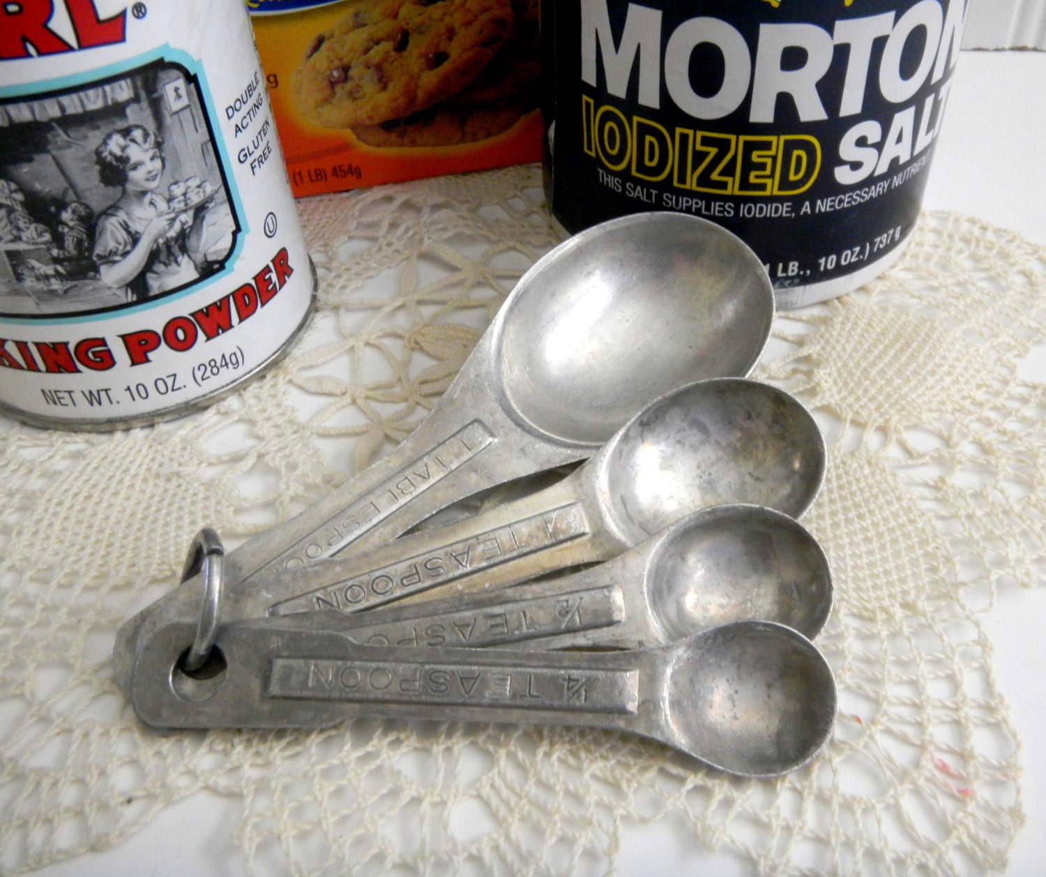 Vintage Metal Measuring Spoons Houseware/ Vintage Kitchen
