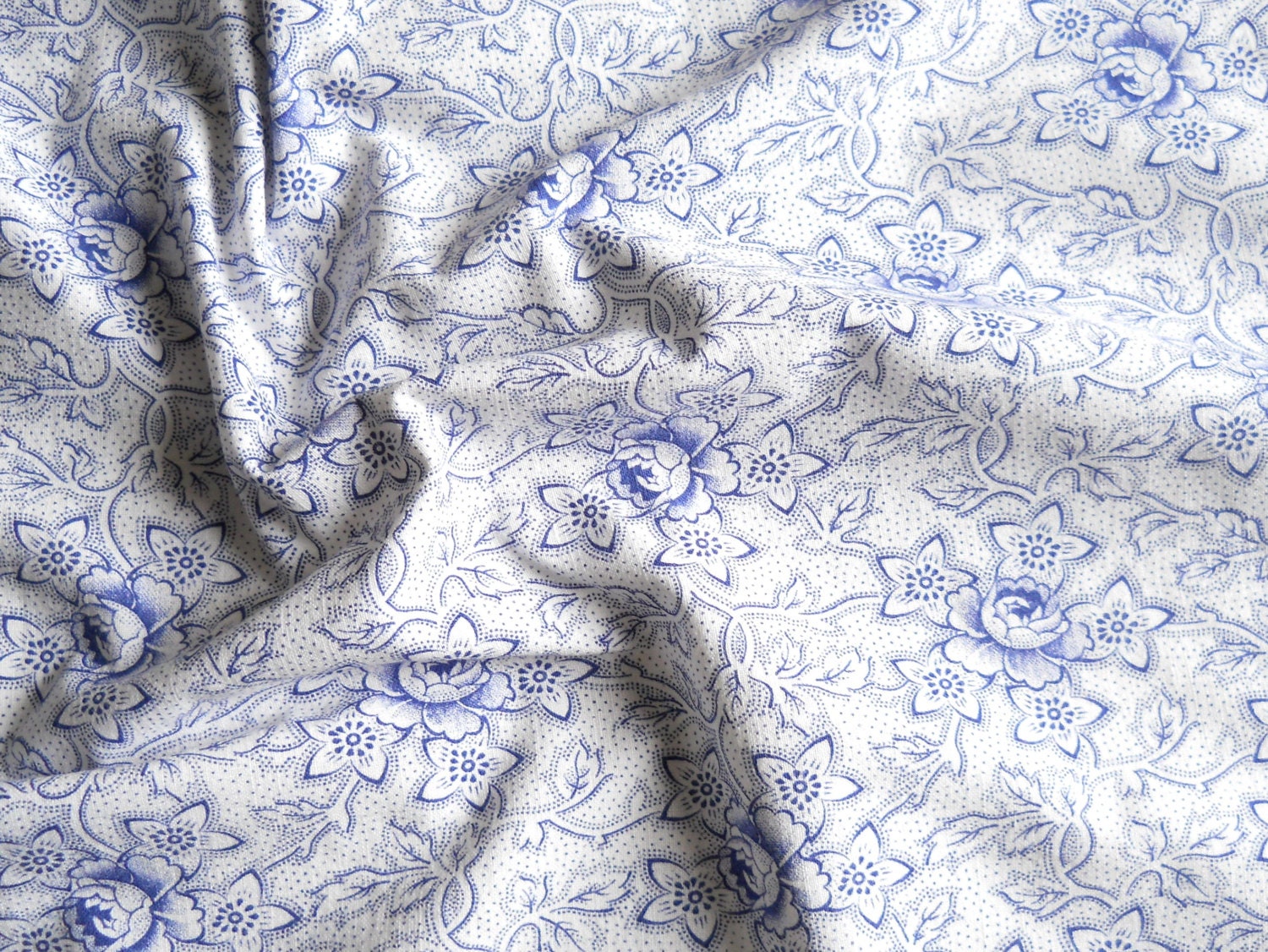 blue floral fabric vintage fabric patchwork by MinoucBrocante