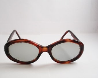 Authentic Vintage 1960's Women's Sunglasses - See our huge collection of vintage eyewear