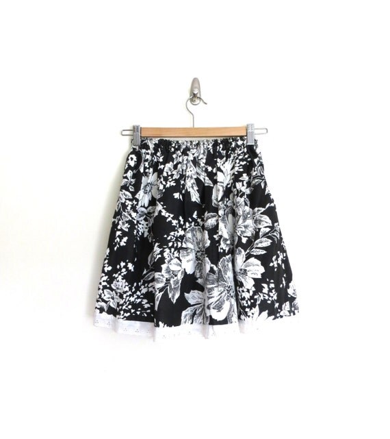 SALE Cotton Circle Skirt / Black White Floral / Above Knee Mini Skirt / Lace / Dancing / Women's Small