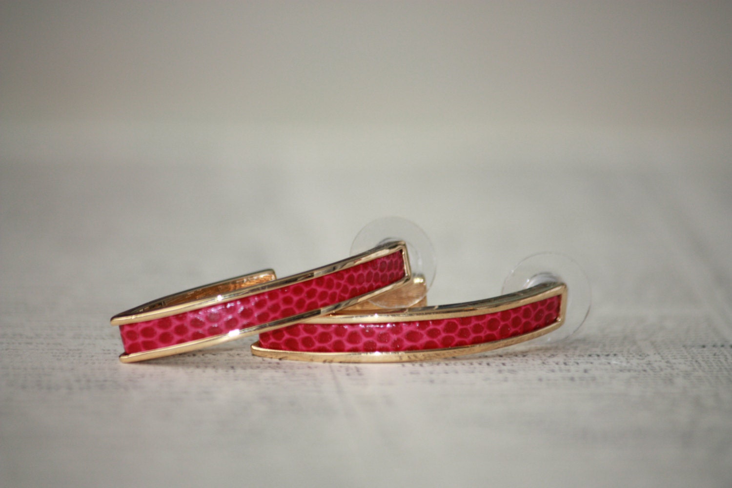 Vintage Costume Jewelry Earrings gold pink hoop by LuxePartySupply