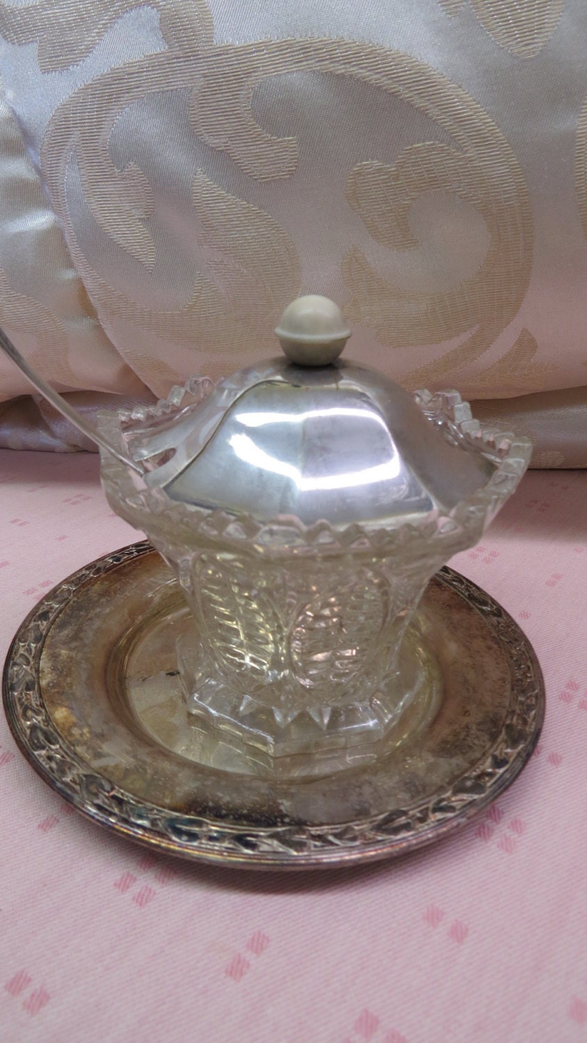 English 4 piece Condiment Serving Bowl With Spoon. Haute Juice