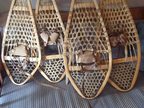 2 paar vintage holz und leder schneeschuhe von oldbeaverantiques