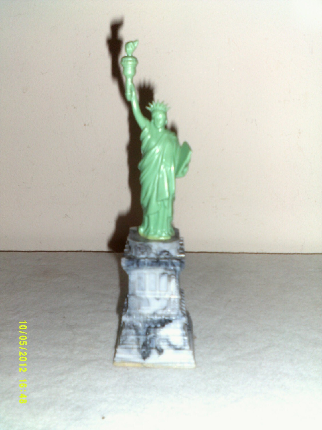 Vintage 1960s Hard Plastic Statue of Liberty Souvenir New