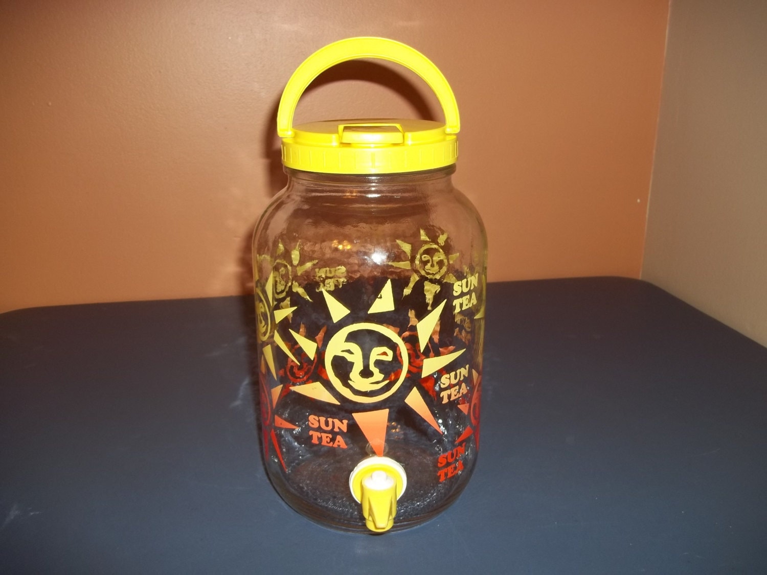 SUN TEA 1 Gallon Jar Pump Spout Lid with Handle and Pour