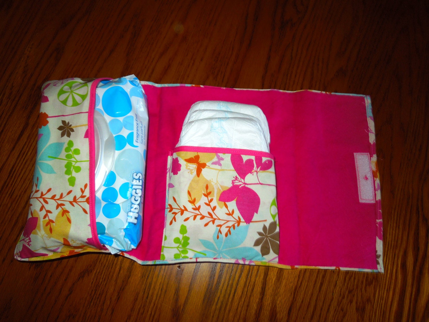 diaper bag with wipes pocket