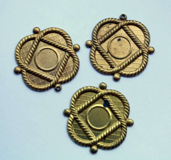 7 Vintage Decorative Brass Findings Brass Stampings 33 mm